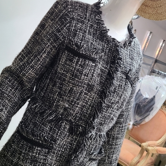 Light Tweed Blazer - Picture 11 of 12